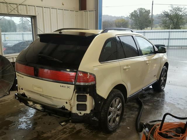 2LMDU68C57BJ22742 - 2007 LINCOLN MKX WHITE photo 4