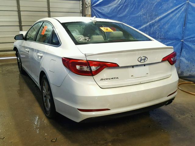 5NPE24AF2FH007666 - 2015 HYUNDAI SONATA SE WHITE photo 3