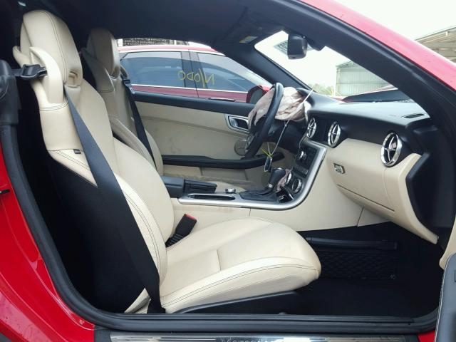 WDDPK4HA0DF059930 - 2013 MERCEDES-BENZ SLK 250 RED photo 5