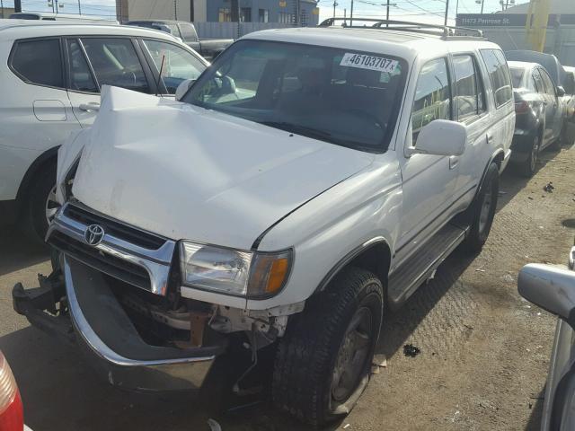 JT3GN86R520236767 - 2002 TOYOTA 4RUNNER SR WHITE photo 2