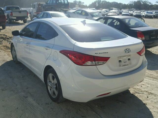 5NPDH4AEXDH303954 - 2013 HYUNDAI ELANTRA WHITE photo 3