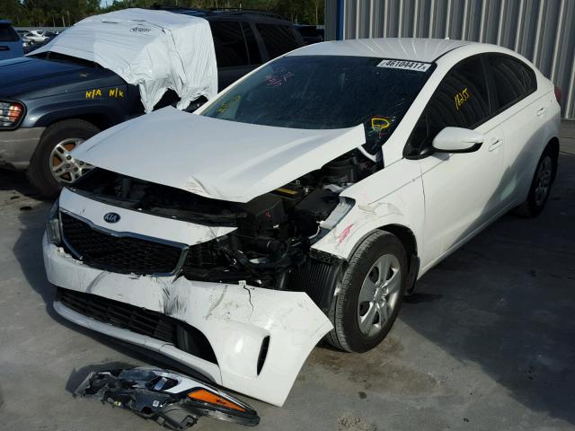 3KPFK4A72HE016548 - 2017 KIA FORTE LX WHITE photo 2