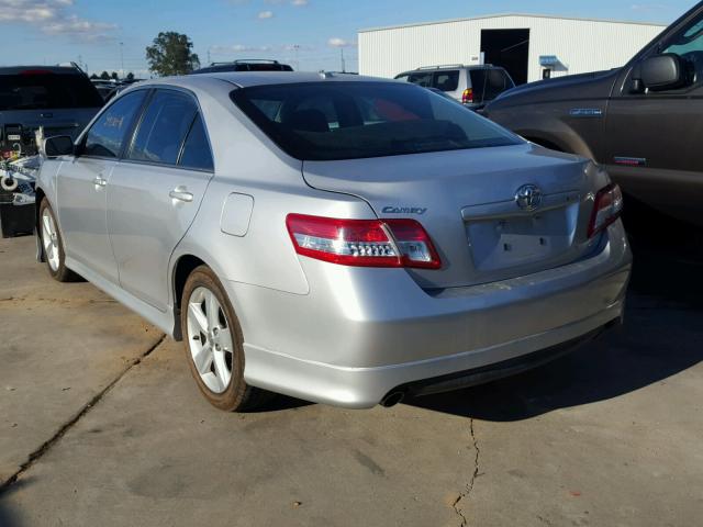 4T1BF3EK6BU736015 - 2011 TOYOTA CAMRY BASE SILVER photo 3