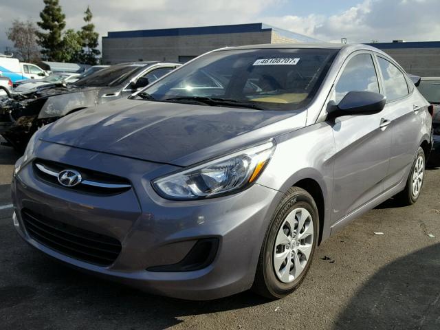 KMHCT4AEXGU952279 - 2016 HYUNDAI ACCENT SE GRAY photo 2