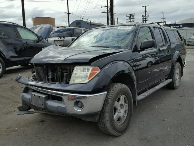 1N6AD07W25C455079 - 2005 NISSAN FRONTIER C BLACK photo 2