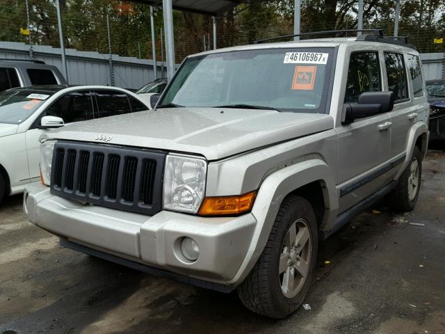 1J8HH48K28C116201 - 2008 JEEP COMMANDER SILVER photo 2