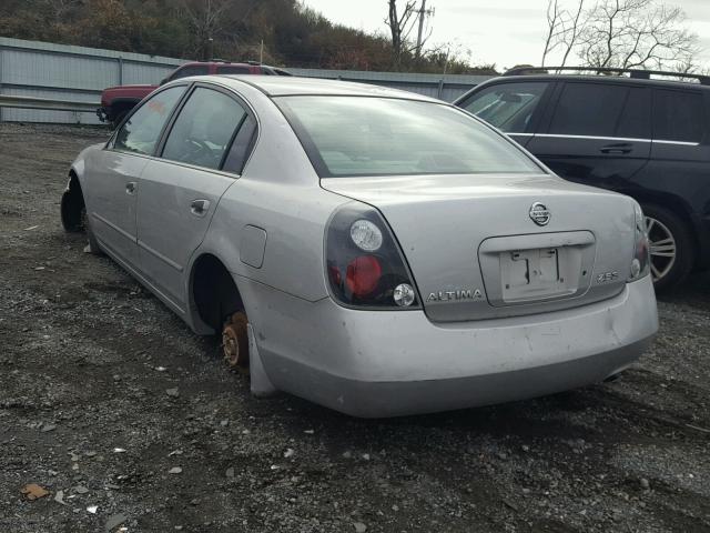 1N4AL11D54C163112 - 2004 NISSAN ALTIMA BAS SILVER photo 3