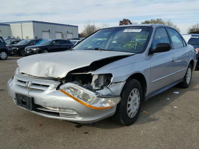 1HGCF86651A130648 - 2001 HONDA ACCORD VAL SILVER photo 2