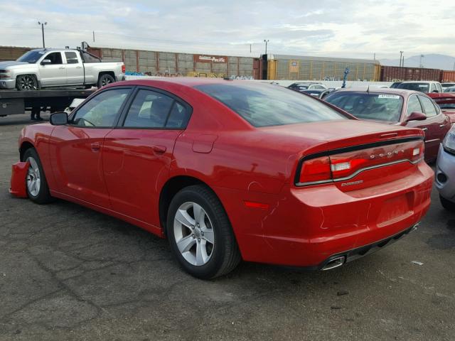 2C3CDXBGXDH539767 - 2013 DODGE CHARGER SE RED photo 3