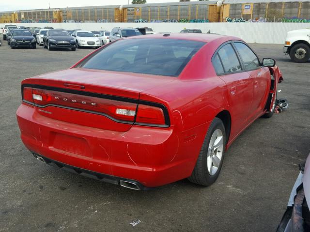 2C3CDXBGXDH539767 - 2013 DODGE CHARGER SE RED photo 4