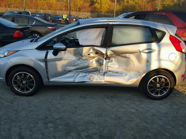 3FADP4EJ0GM203361 - 2016 FORD FIESTA SE SILVER photo 9