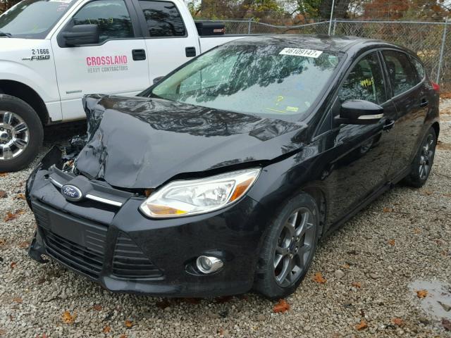 1FADP3K28EL180031 - 2014 FORD FOCUS SE BLACK photo 2