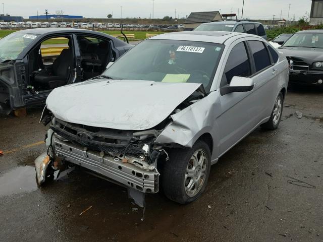 1FAHP36N59W134375 - 2009 FORD FOCUS SILVER photo 2