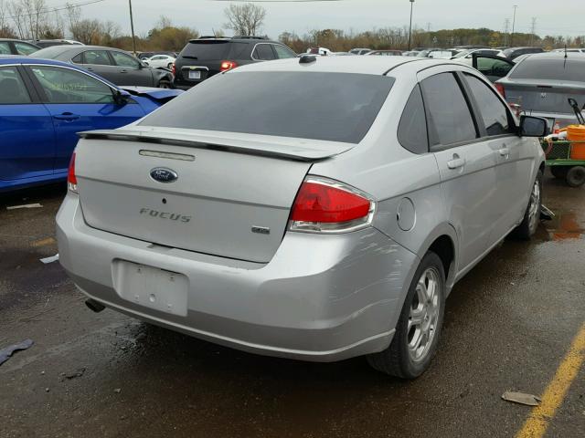 1FAHP36N59W134375 - 2009 FORD FOCUS SILVER photo 4