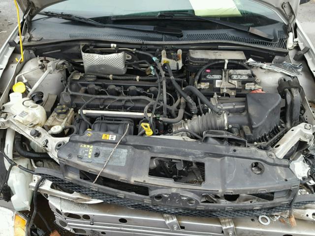 1FAHP36N59W134375 - 2009 FORD FOCUS SILVER photo 7