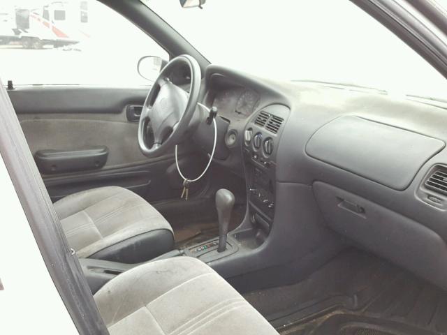 1Y1SK5264SZ038066 - 1995 GEO PRIZM BASE 白色 照片 5