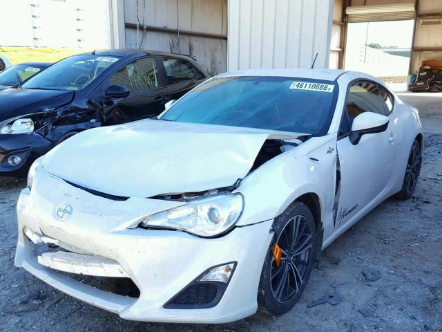 JF1ZNAA13D2704070 - 2013 TOYOTA SCION FR-S WHITE photo 2