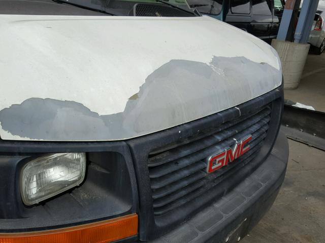 1GTGG29U061116412 - 2006 GMC SAVANA G25 WHITE photo 9