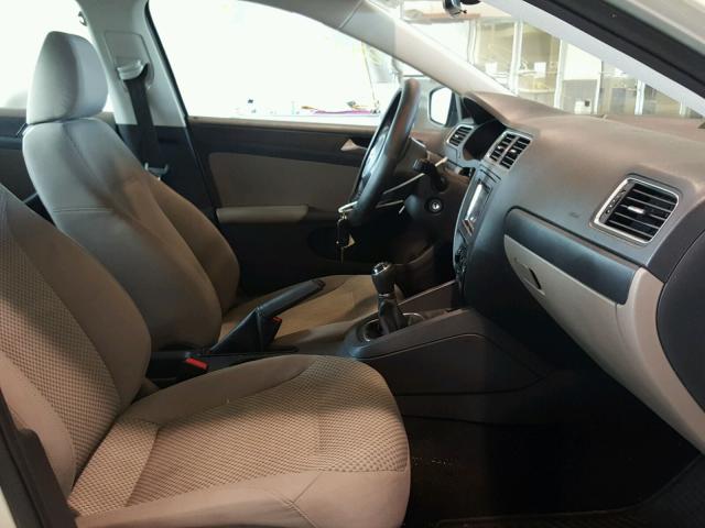 3VW1K7AJ8DM222042 - 2013 VOLKSWAGEN JETTA BASE SILVER photo 5