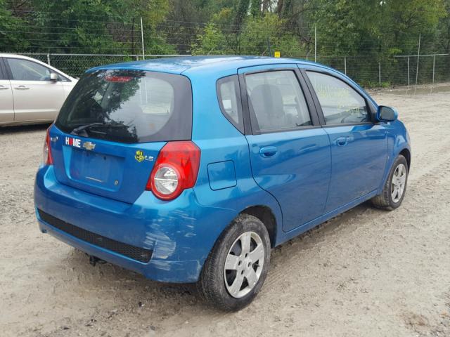 KL1TD66E09B392204 - 2009 CHEVROLET AVEO LS BLUE photo 4