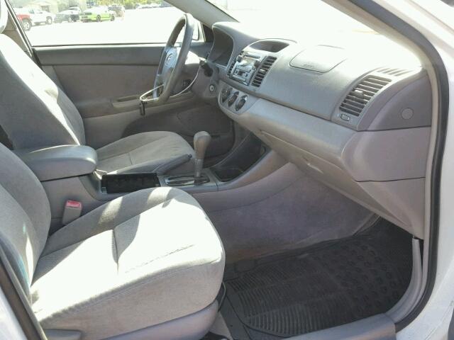 4T1BE32K74U358362 - 2004 TOYOTA CAMRY LE 白色 照片 5