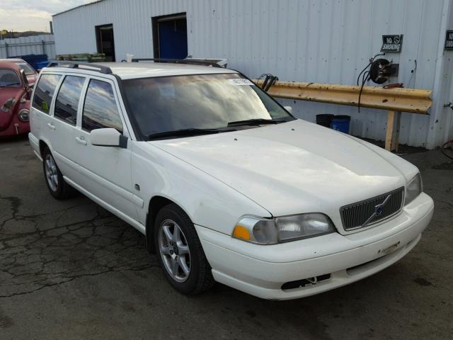 YV1LW55A4X2568545 - 1999 VOLVO V70 WHITE photo 1