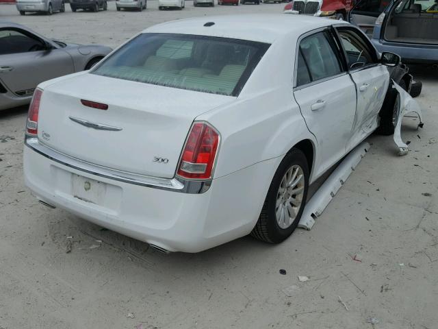 2C3CCAAG5CH138398 - 2012 CHRYSLER 300 WHITE photo 4