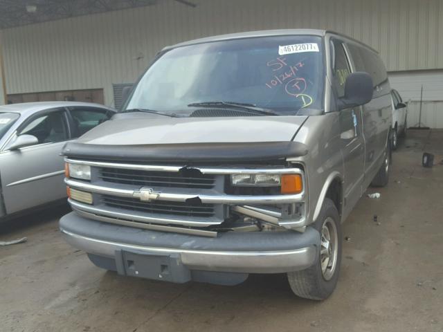 1GAGG29R221220804 - 2002 CHEVROLET EXPRESS G2 GOLD photo 2