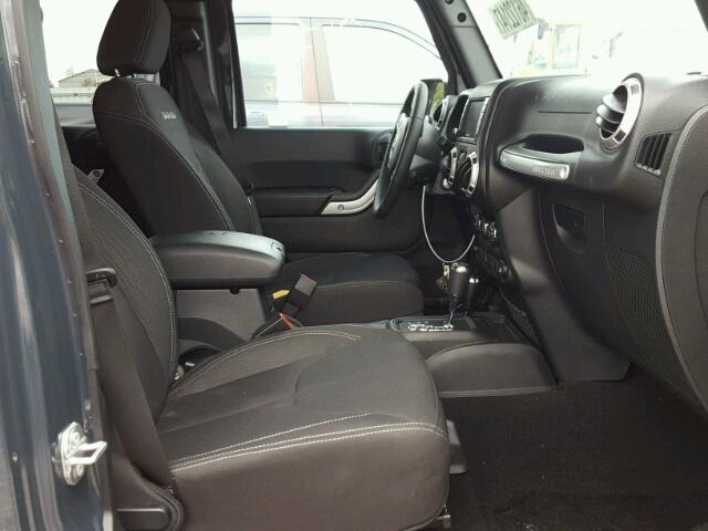 1C4BJWEG3HL689380 - 2017 JEEP WRANGLER U GRAY photo 5