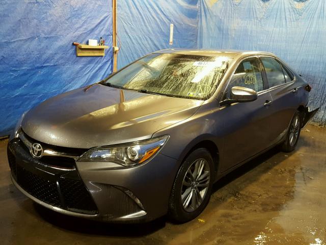 4T1BF1FK1FU894383 - 2015 TOYOTA CAMRY LE GRAY photo 2