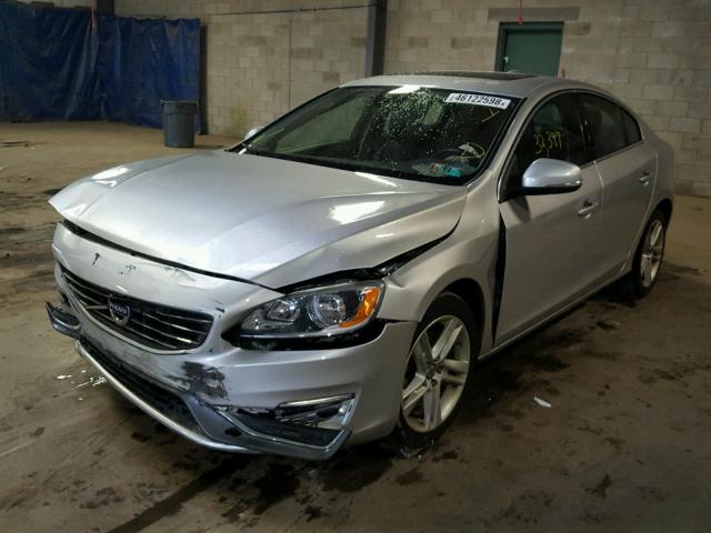 YV126MFKXF2337208 - 2015 VOLVO S60 PREMIE SILVER photo 2