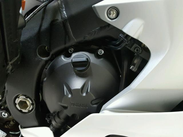 JYARJ28E7HA001180 - 2017 YAMAHA YZFR6 WHITE photo 11