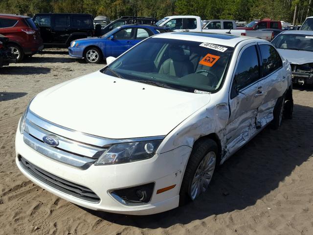 3FADP0L30CR174261 - 2012 FORD FUSION HYB WHITE photo 2