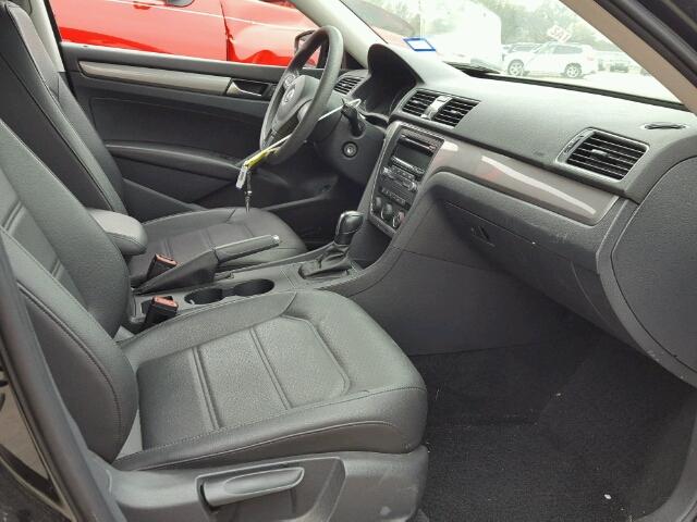 1VWAH7A31DC142034 - 2013 VOLKSWAGEN PASSAT S Negro foto 5