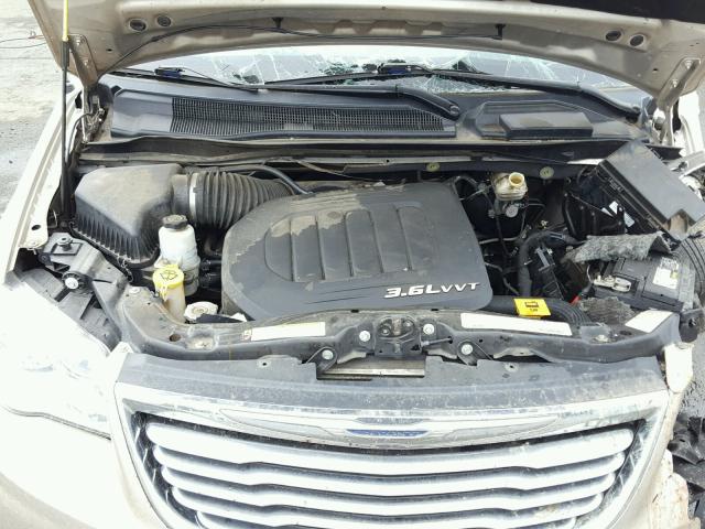 2C4RC1BG2CR389894 - 2012 CHRYSLER TOWN & COU TAN photo 7
