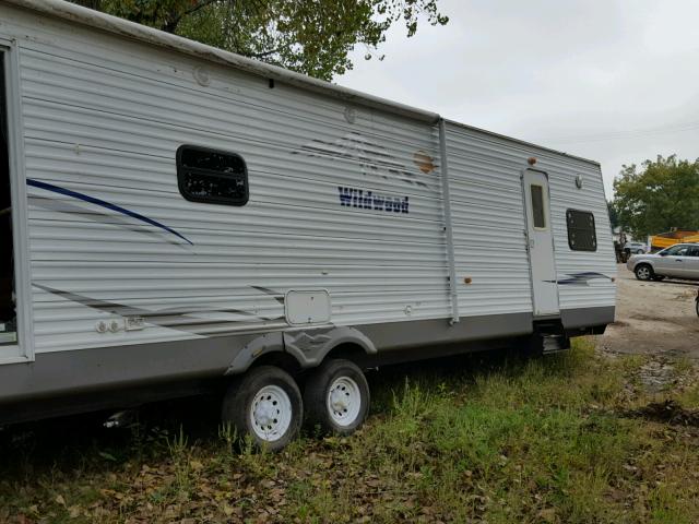 4X4TWDR25AM050243 - 2010 CHALET WILDWOOD WHITE photo 5