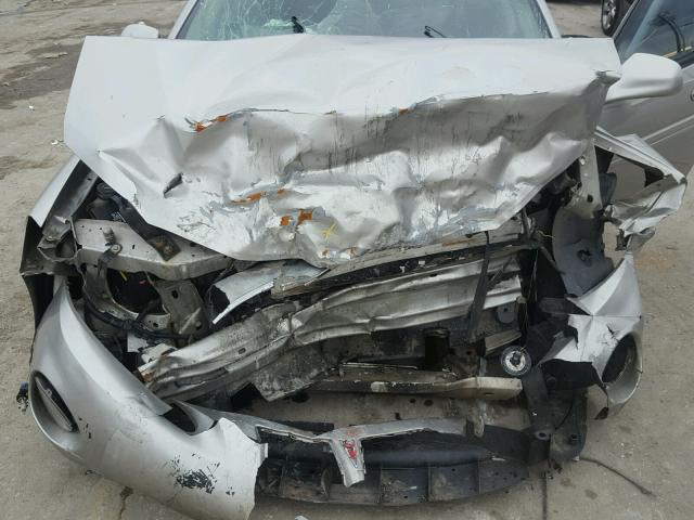 2G2WP552171195641 - 2007 PONTIAC GRAND PRIX SILVER photo 7