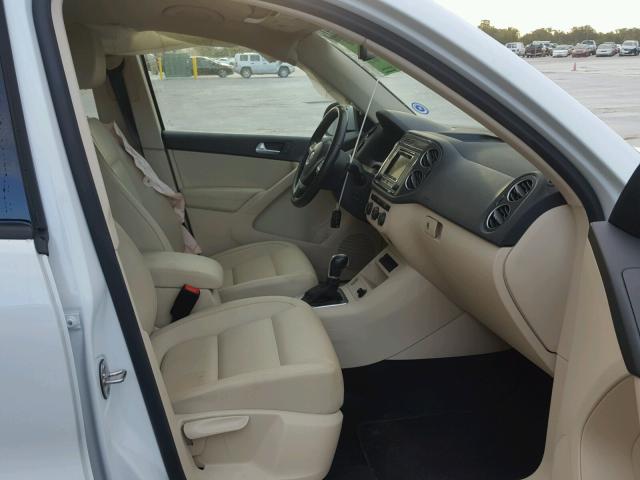 WVGAV7AX6GW561753 - 2016 VOLKSWAGEN TIGUAN S WHITE photo 5