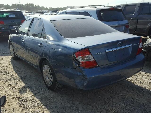 4T1BE32KX2U555569 - 2002 TOYOTA CAMRY BLUE photo 3