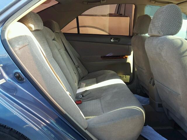 4T1BE32KX2U555569 - 2002 TOYOTA CAMRY BLUE photo 6