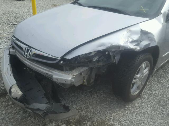 1HGCM56876A068733 - 2006 HONDA ACCORD SILVER photo 9