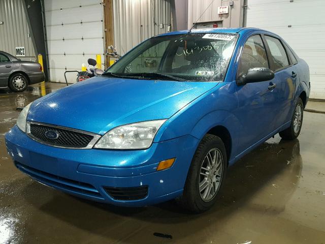 1FAFP34N87W104228 - 2007 FORD FOCUS ZX4 BLUE photo 2