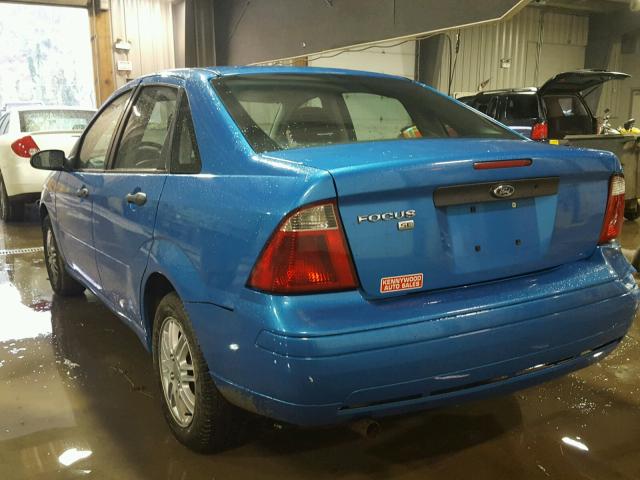 1FAFP34N87W104228 - 2007 FORD FOCUS ZX4 BLUE photo 3