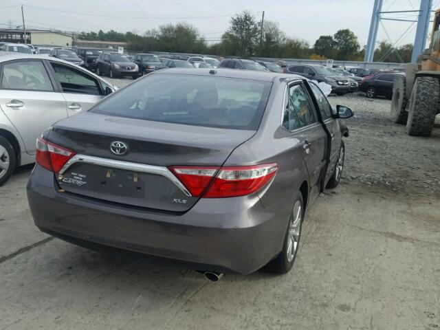 4T1BF1FK8HU733516 - 2017 TOYOTA CAMRY LE BROWN photo 4