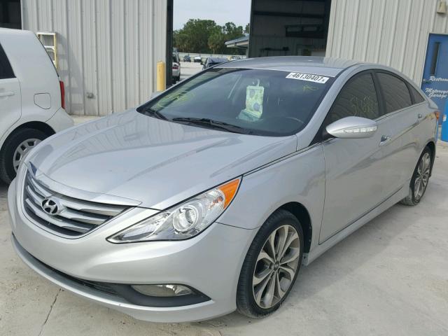 5NPEC4AC3EH886239 - 2014 HYUNDAI SONATA SE SILVER photo 2