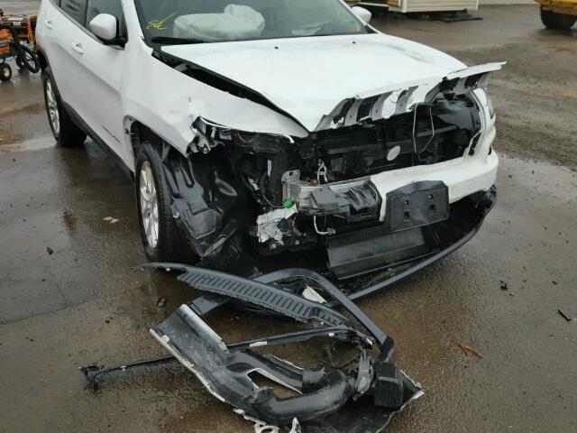 1C4PJMCS5GW223514 - 2016 JEEP CHEROKEE L WHITE photo 9