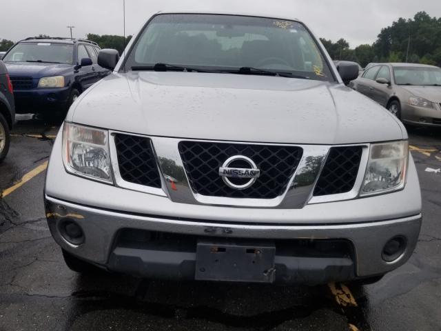 1N6AD07W28C402483 - 2008 NISSAN FRONTIER C SILVER photo 5