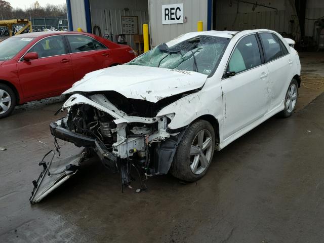 4T1BF3EK2BU773451 - 2011 TOYOTA CAMRY BASE WHITE photo 2