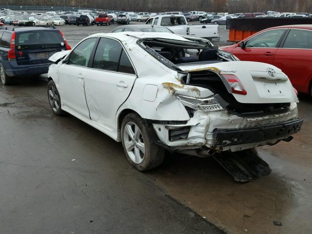 4T1BF3EK2BU773451 - 2011 TOYOTA CAMRY BASE WHITE photo 3