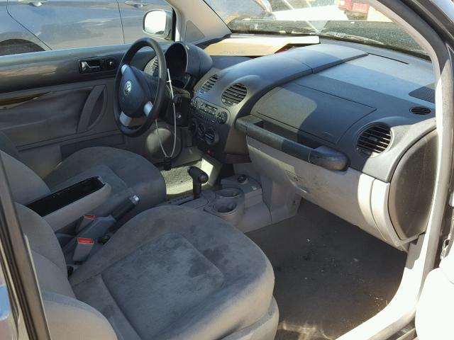 3VWCK21C22M442514 - 2002 VOLKSWAGEN NEW BEETLE 灰色 照片 5